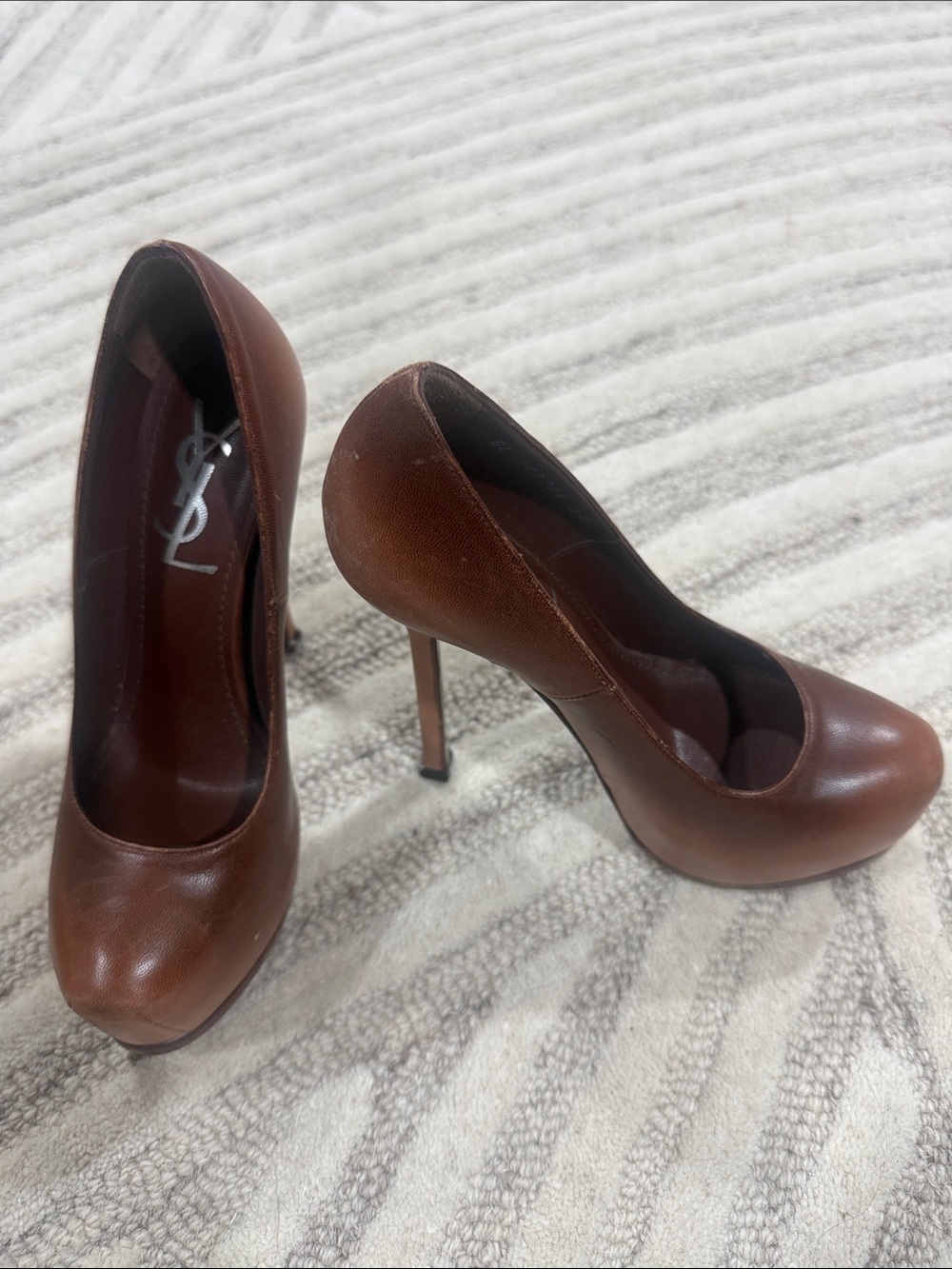 Yves Saint Laurent Brown Leather Platform Pumps